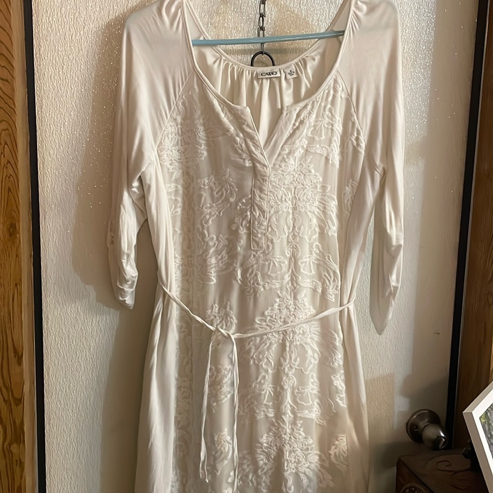 Cream/lace short dress